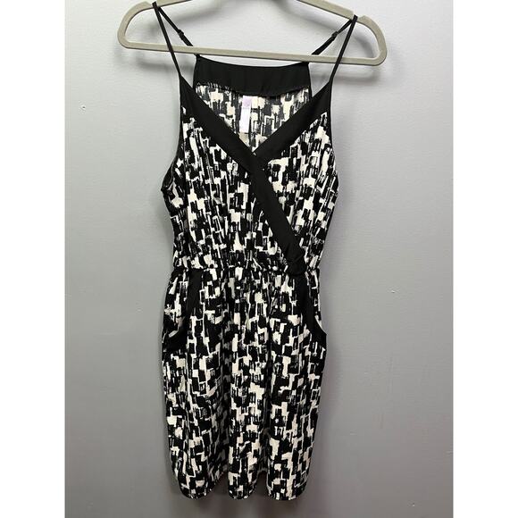 Alya Dress‎ Womens small black/white sleeveless pockets V Neck - Picture 1 of 6